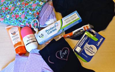 Le CPAS D’Anderlecht et ses partenaires reprennent la distribution de kits hygiéniques pour les hommes et les femmes en situation de précarité
